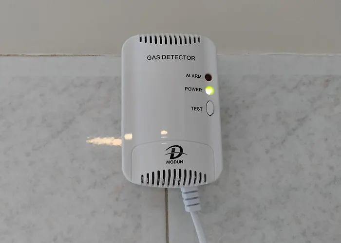 Large Well Connected To Historic Center With Metro A, Ac, Wi-fi