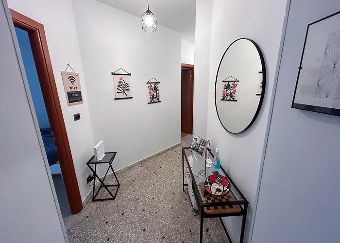 Large Well Connected To Historic Center With Metro A, Ac, Wi-fi * Rome