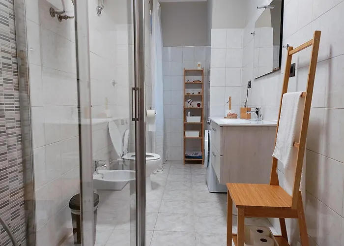 Large Well Connected To Historic Center With Metro A, Ac, Wi-fi * Rome